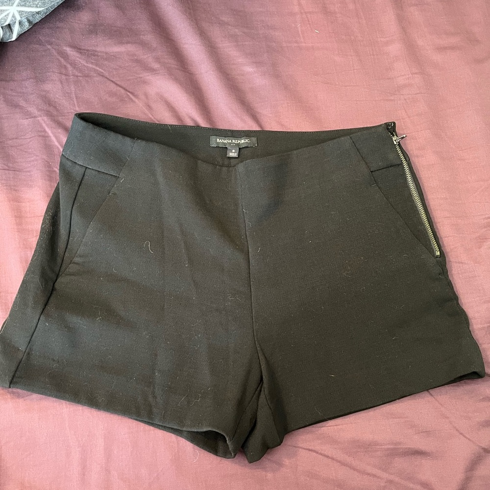 Banana Republic side zip, high waist shorts. Size 8